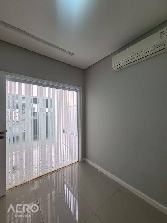 Casa de Condomínio à venda com 3 quartos, 222m² - Foto 9