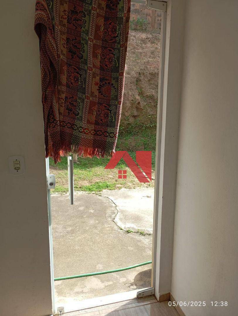 Casa para alugar com 2 quartos, 57m² - Foto 6