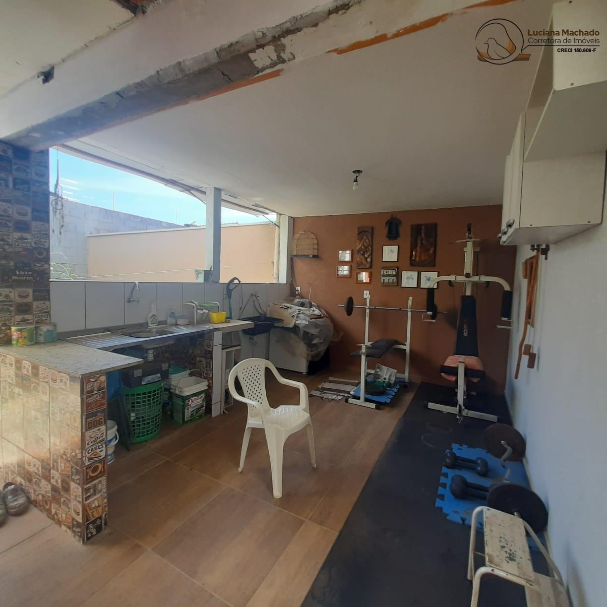 Casa à venda com 4 quartos, 150m² - Foto 18