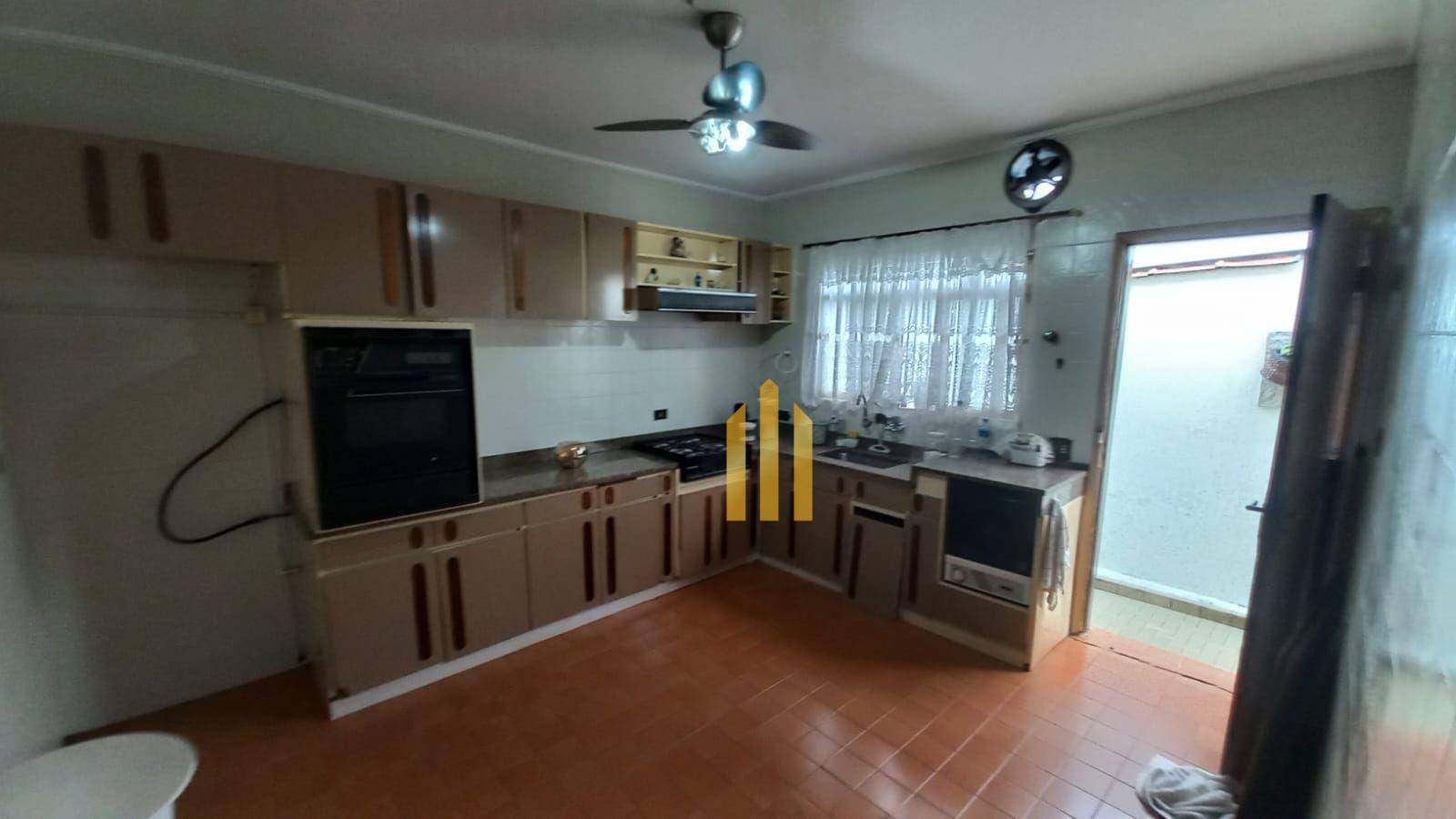 Casa à venda e aluguel com 3 quartos, 280m² - Foto 16