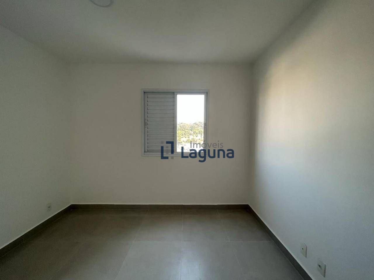 Apartamento para alugar com 3 quartos, 84m² - Foto 16