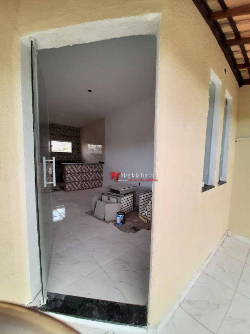 Casa à venda com 2 quartos, 48m² - Foto 4