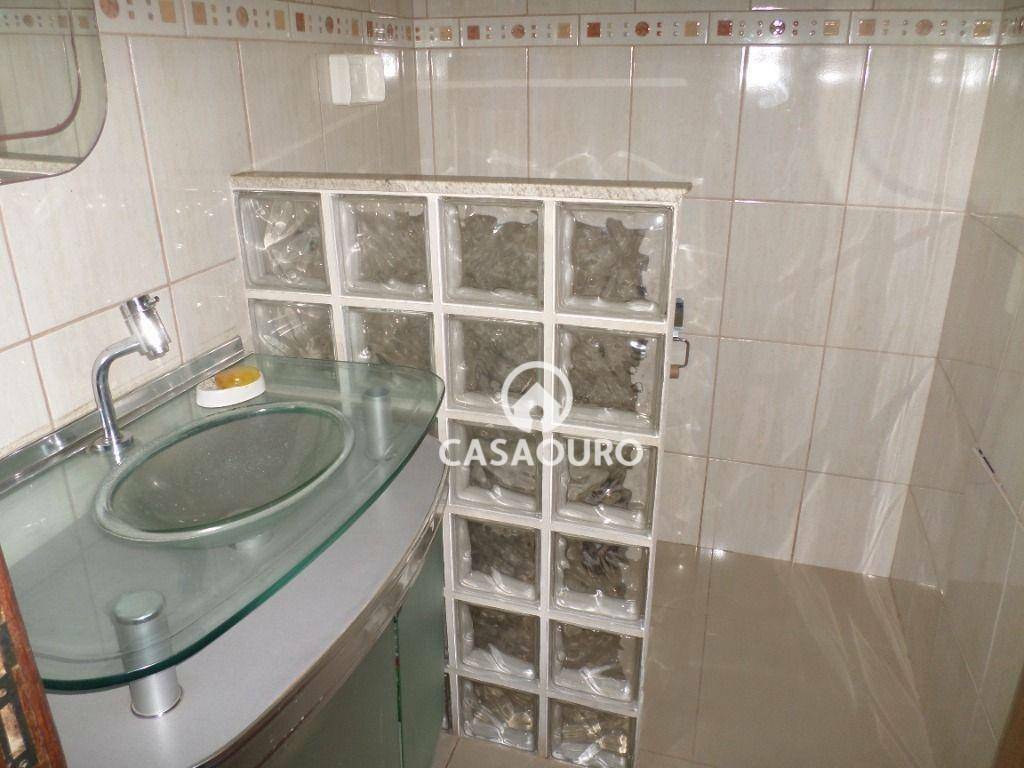 Casa à venda com 5 quartos, 300m² - Foto 4