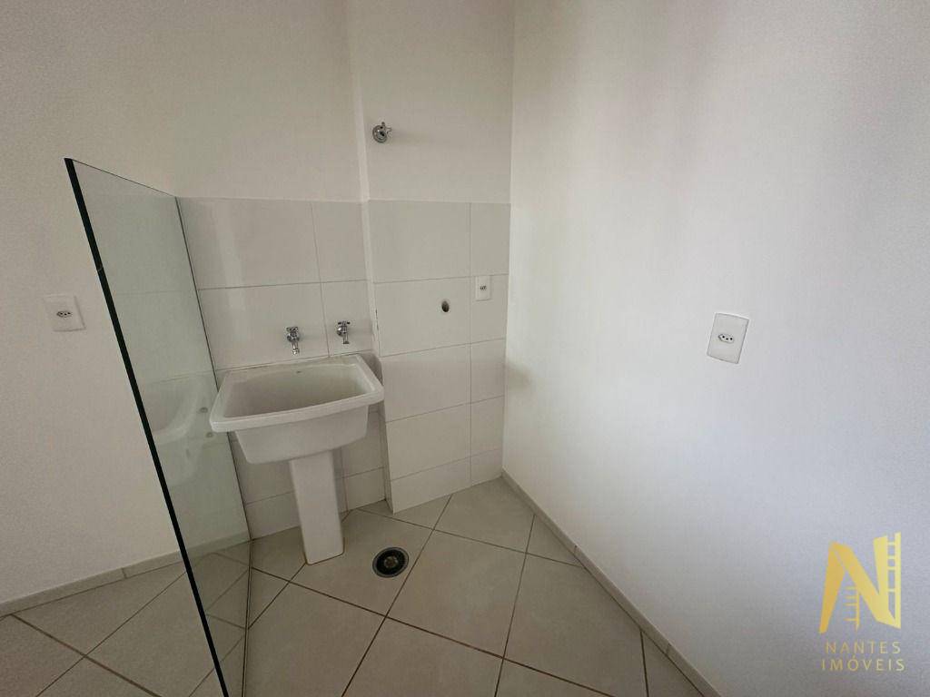 Apartamento para alugar com 3 quartos, 79m² - Foto 7