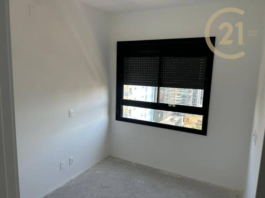 Apartamento à venda com 3 quartos, 145m² - Foto 11