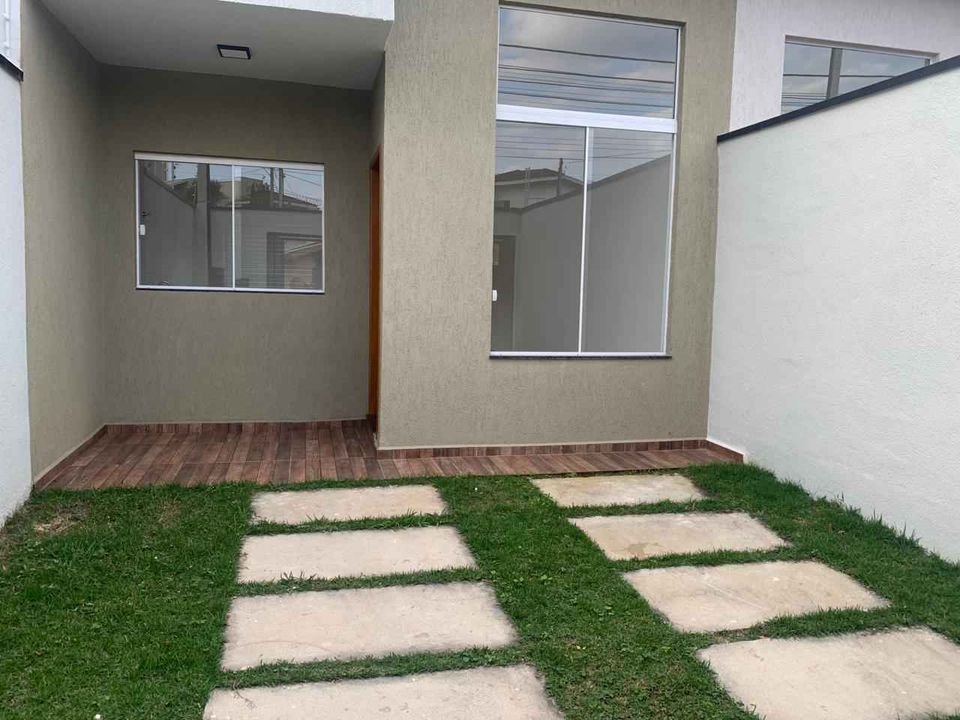 Casa à venda com 3 quartos, 148m² - Foto 1