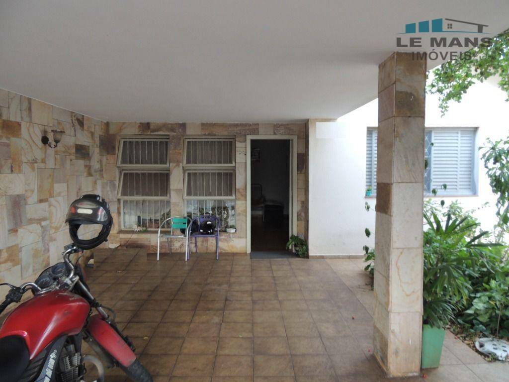 Casa à venda com 3 quartos, 192m² - Foto 2