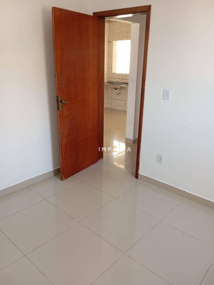 Apartamento para alugar com 2 quartos, 60m² - Foto 4