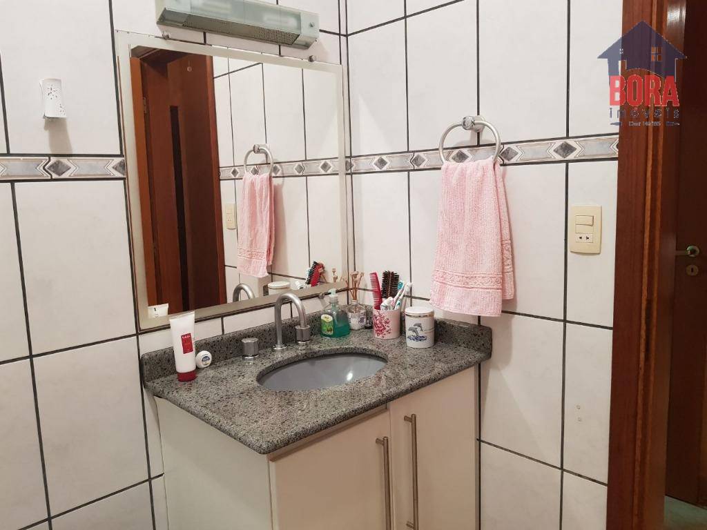 Casa à venda com 4 quartos, 311m² - Foto 21