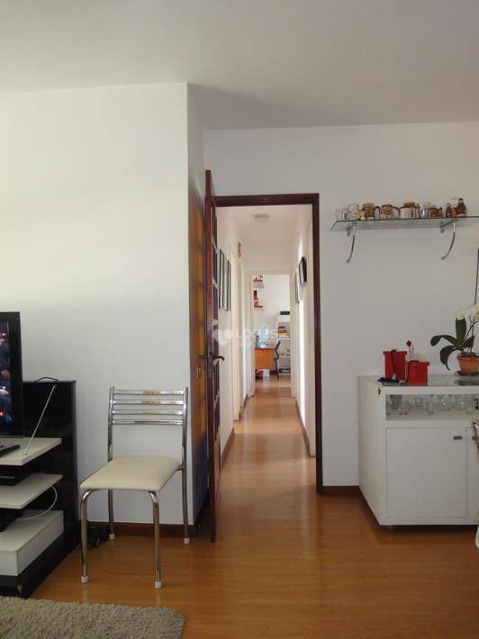 Apartamento à venda com 3 quartos, 90m² - Foto 3