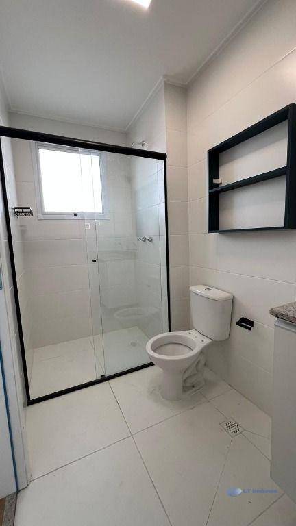 Apartamento para alugar com 2 quartos, 64m² - Foto 9