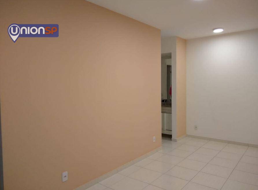 Apartamento à venda com 1 quarto, 42m² - Foto 2