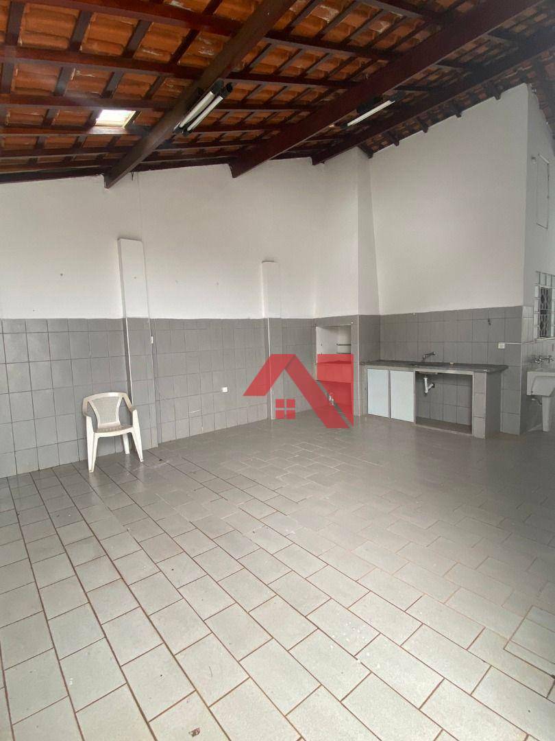 Casa para alugar com 3 quartos, 236m² - Foto 20