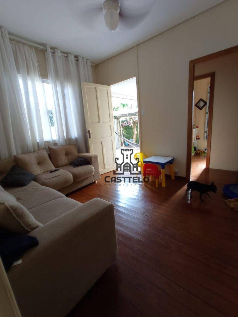 Casa à venda com 3 quartos, 80m² - Foto 1