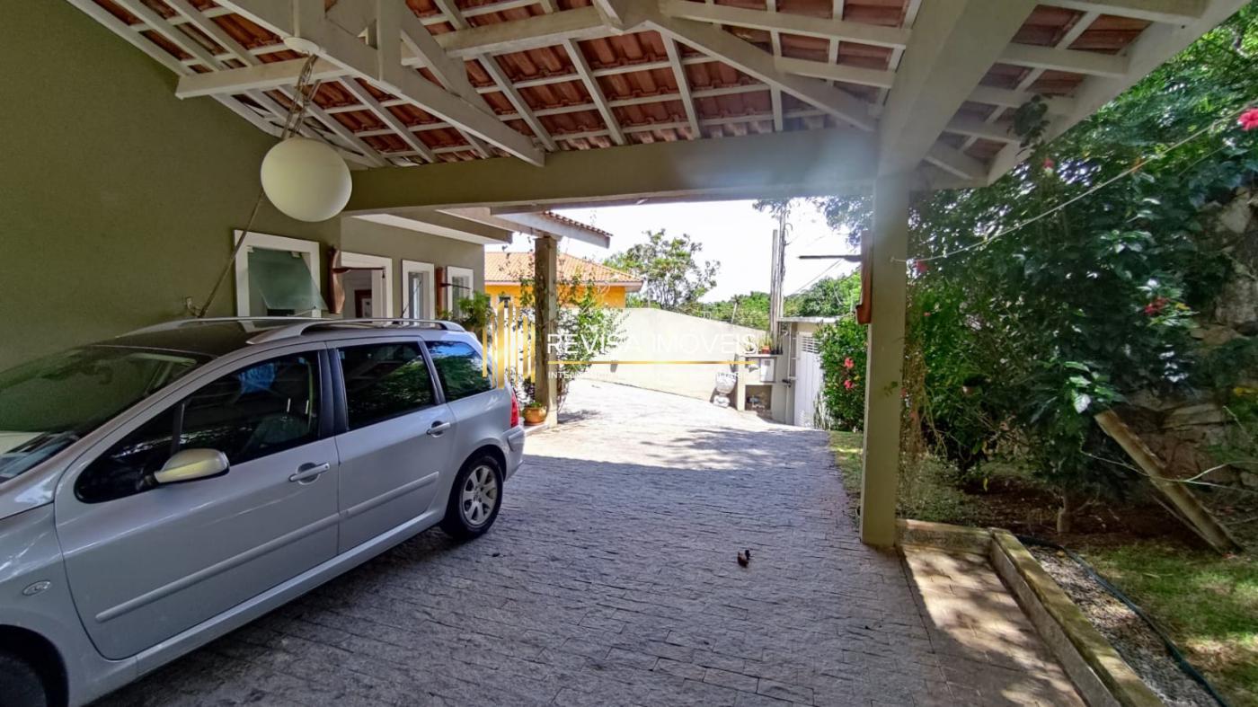 Casa para alugar com 4 quartos, 230m² - Foto 4
