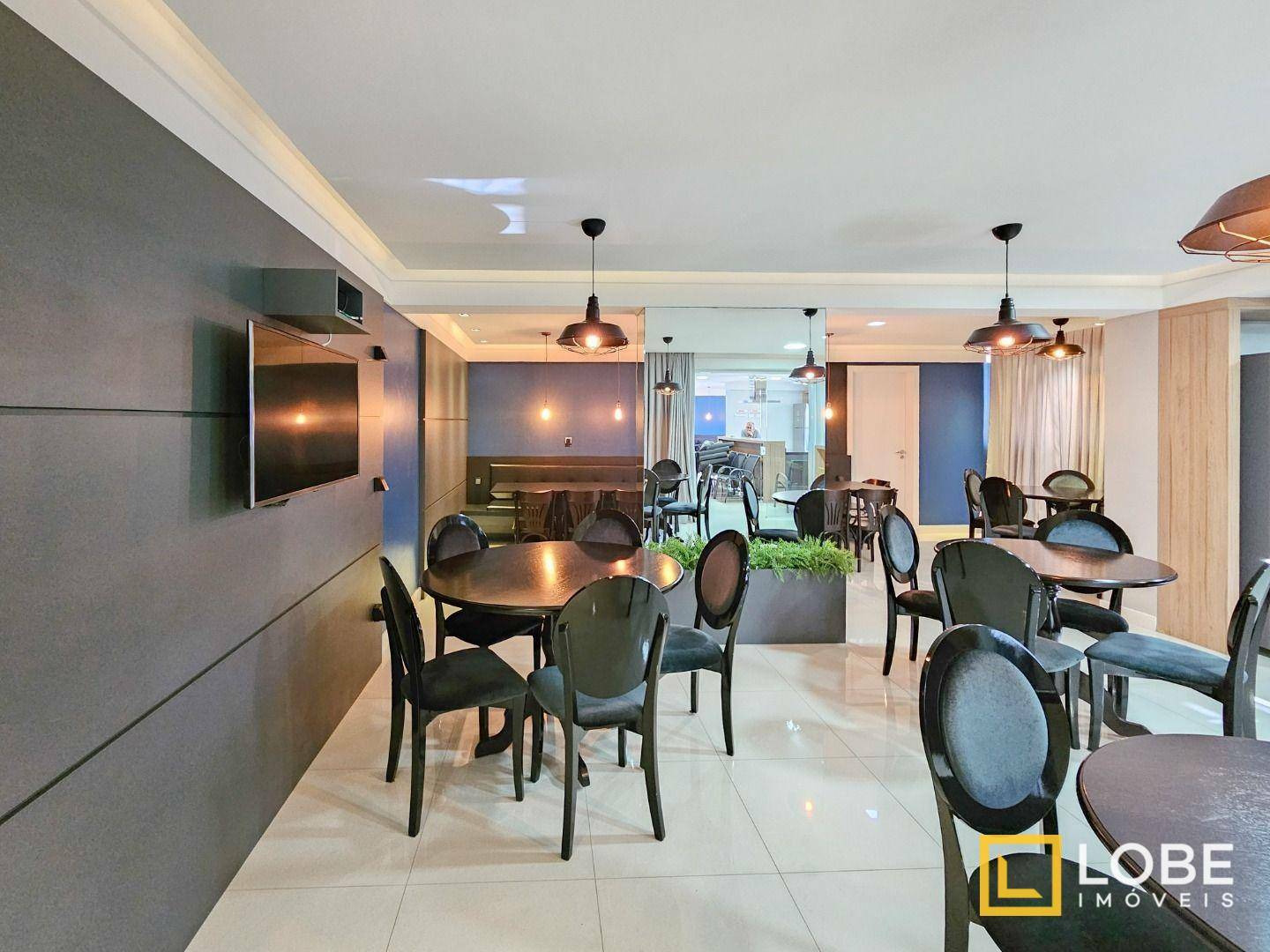Apartamento à venda com 2 quartos, 70m² - Foto 18