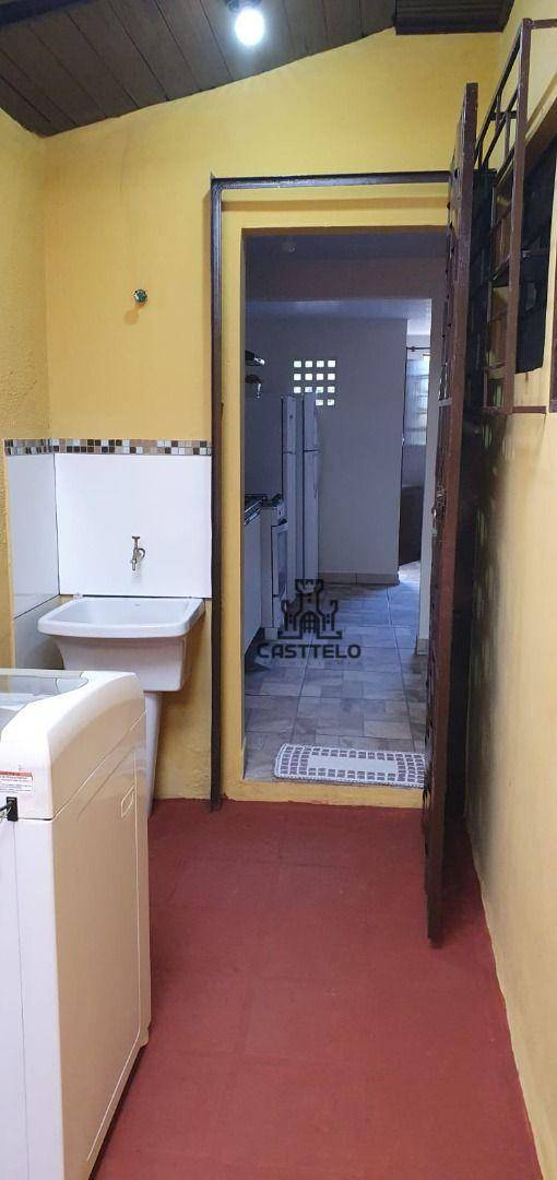 Casa à venda com 11 quartos, 140m² - Foto 17