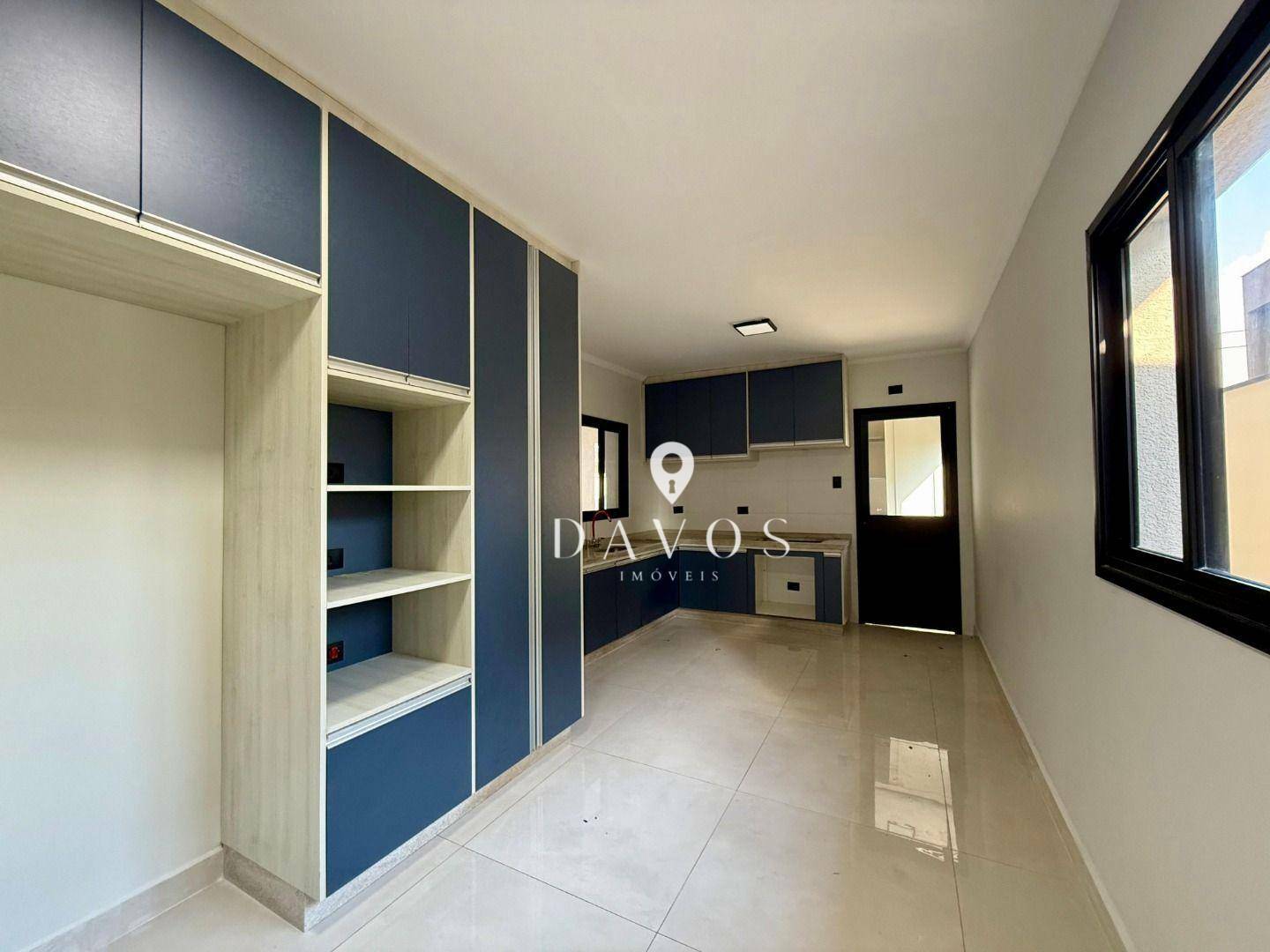 Casa à venda com 3 quartos, 342m² - Foto 13