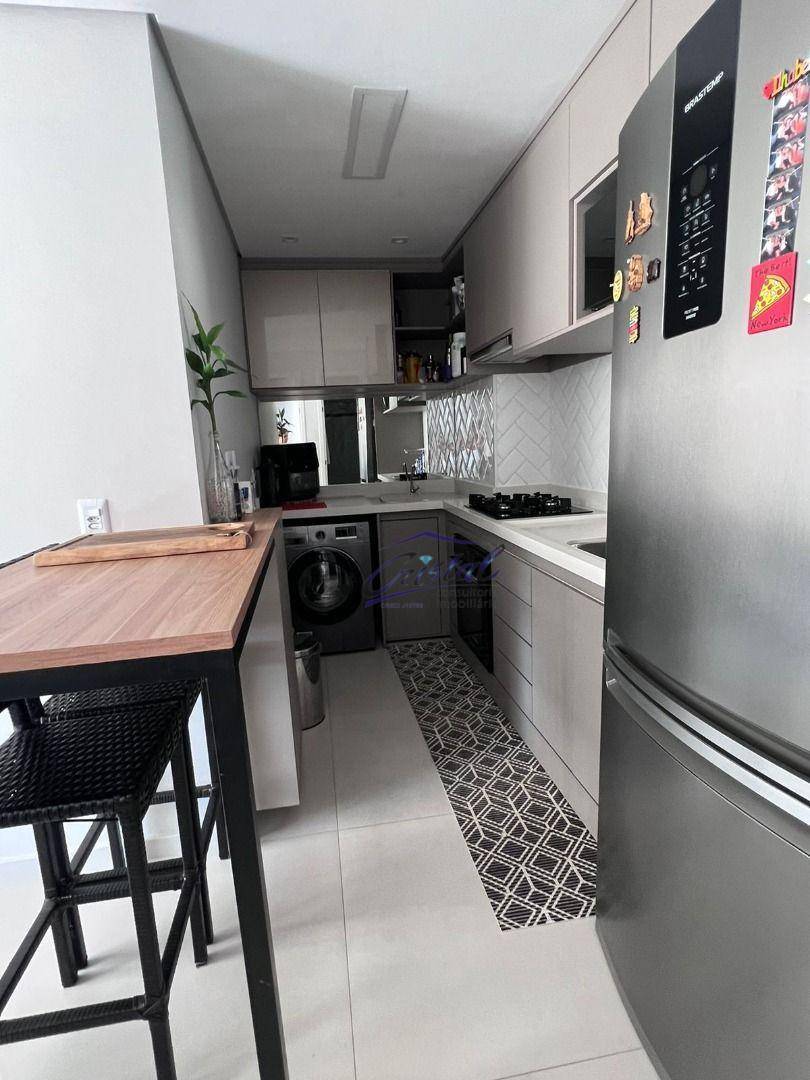 Apartamento à venda com 2 quartos, 40m² - Foto 4