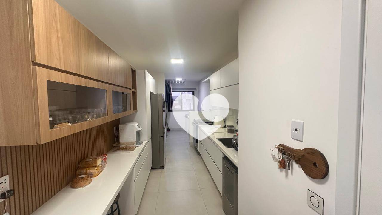 Cobertura à venda com 4 quartos, 230m² - Foto 16