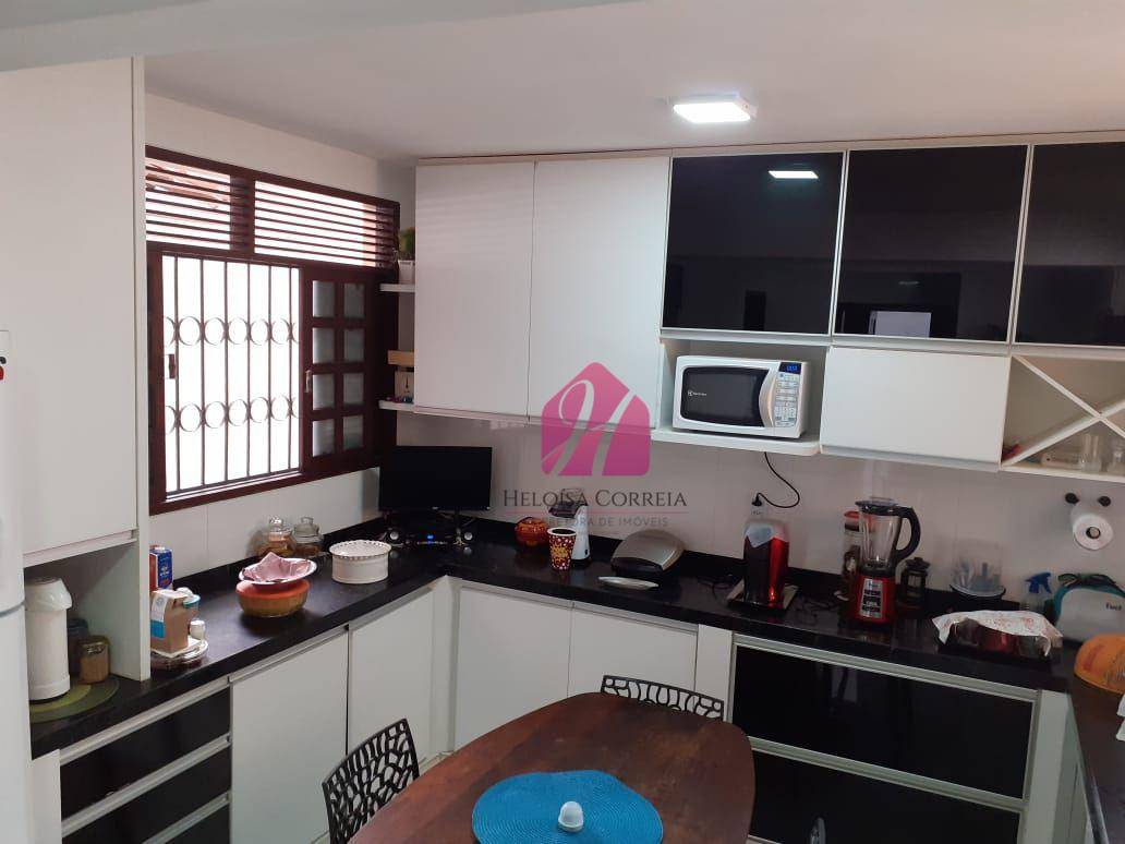 Casa à venda com 4 quartos, 240m² - Foto 16