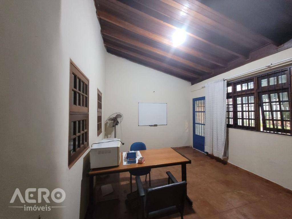 Casa à venda com 3 quartos, 287m² - Foto 12