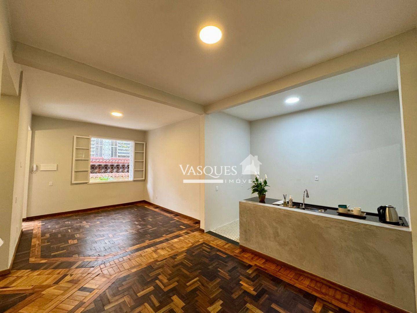 Apartamento à venda com 3 quartos, 94m² - Foto 1