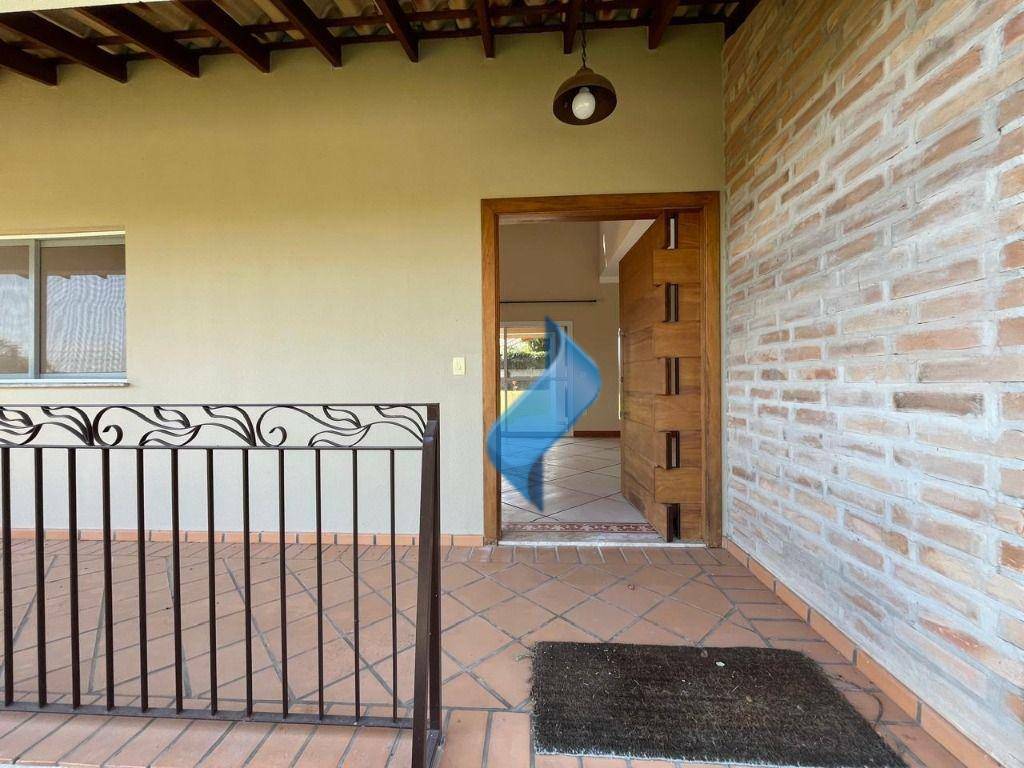 Casa à venda com 3 quartos, 308m² - Foto 3