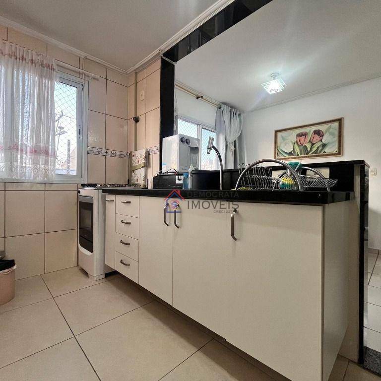 Apartamento à venda com 2 quartos, 72m² - Foto 14