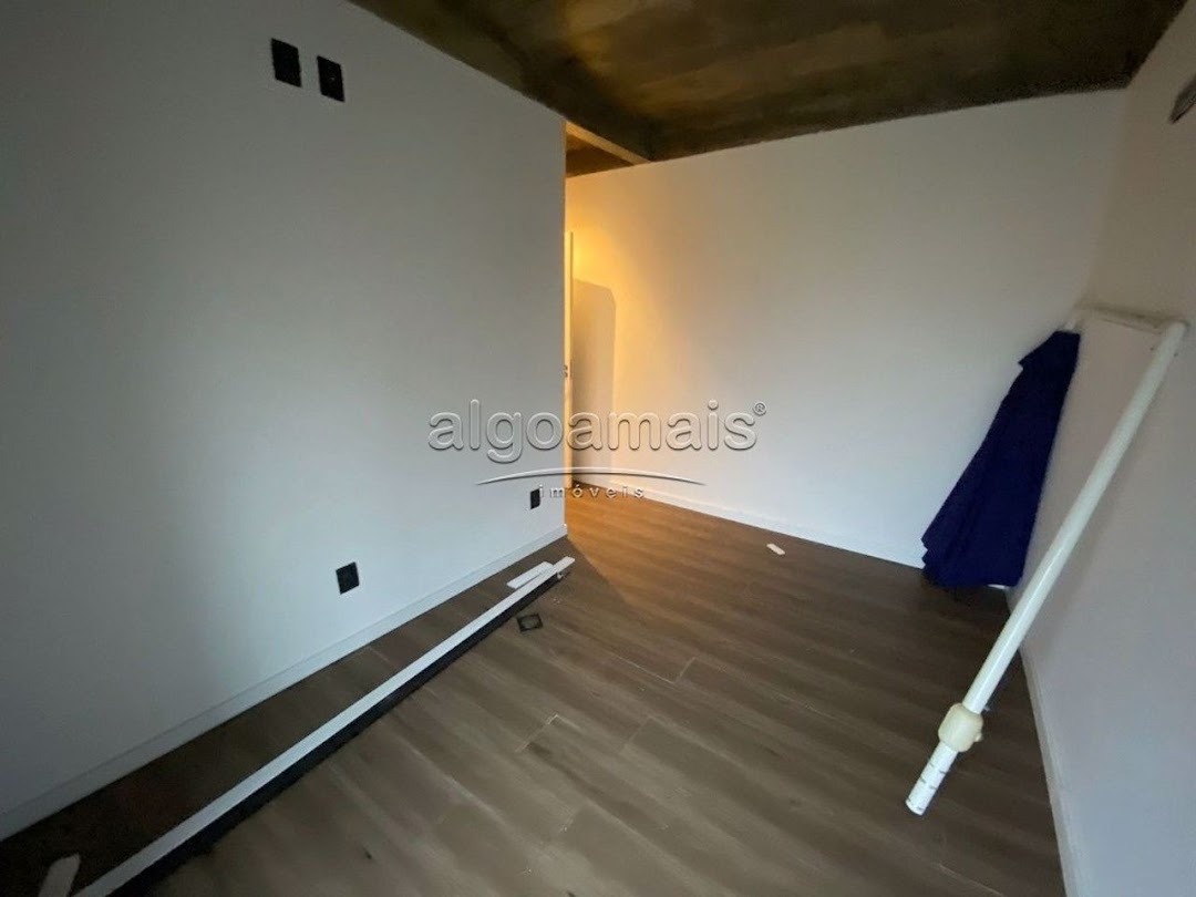 Casa à venda com 4 quartos, 220m² - Foto 12