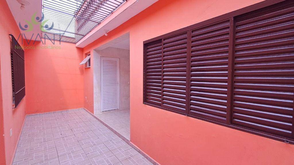 Casa para alugar com 4 quartos, 280m² - Foto 35