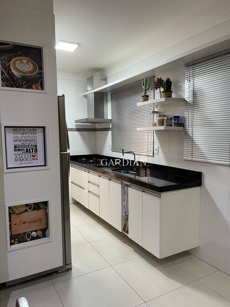 Casa à venda com 2 quartos, 128m² - Foto 10