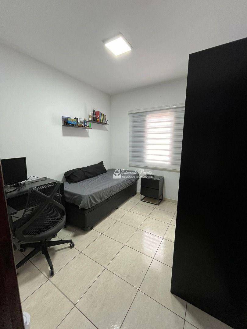 Casa à venda com 4 quartos, 176m² - Foto 4