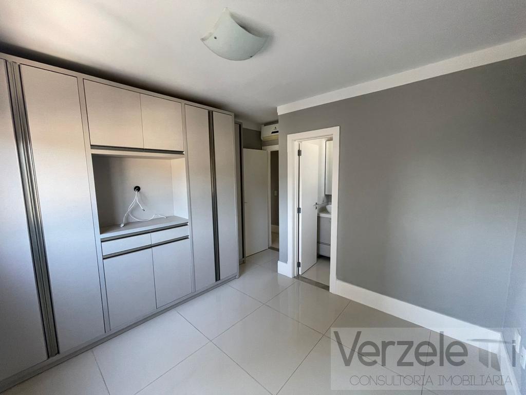 Apartamento para alugar com 3 quartos, 127m² - Foto 11