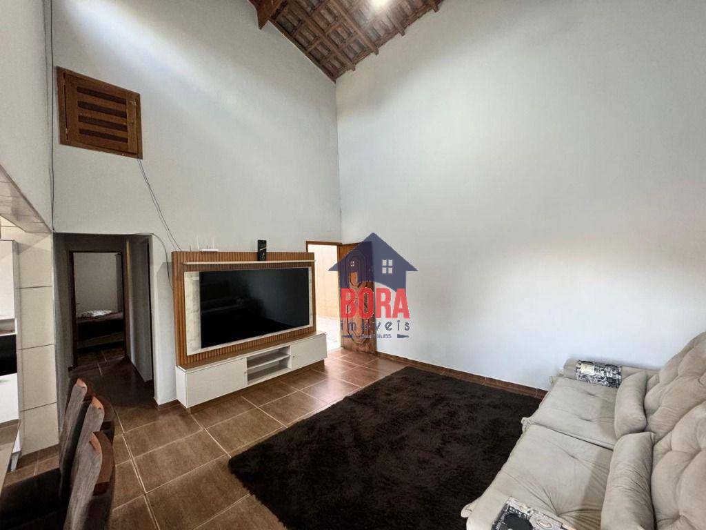 Casa à venda com 3 quartos, 100m² - Foto 3