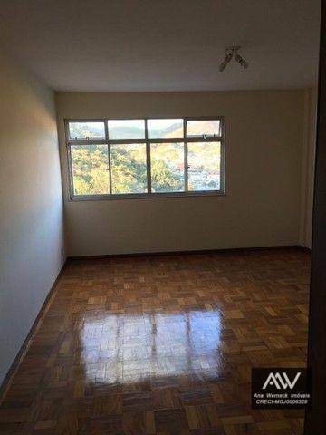 Apartamento à venda com 4 quartos, 134m² - Foto 2