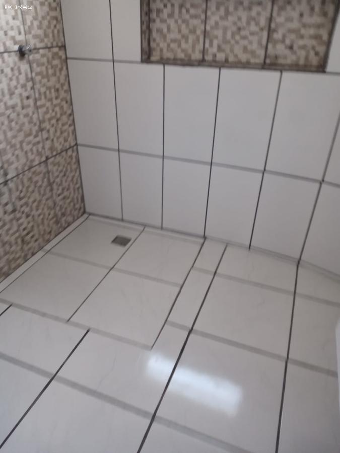 Casa para alugar com 2 quartos, 250m² - Foto 22