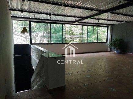 Casa à venda com 3 quartos, 225m² - Foto 6