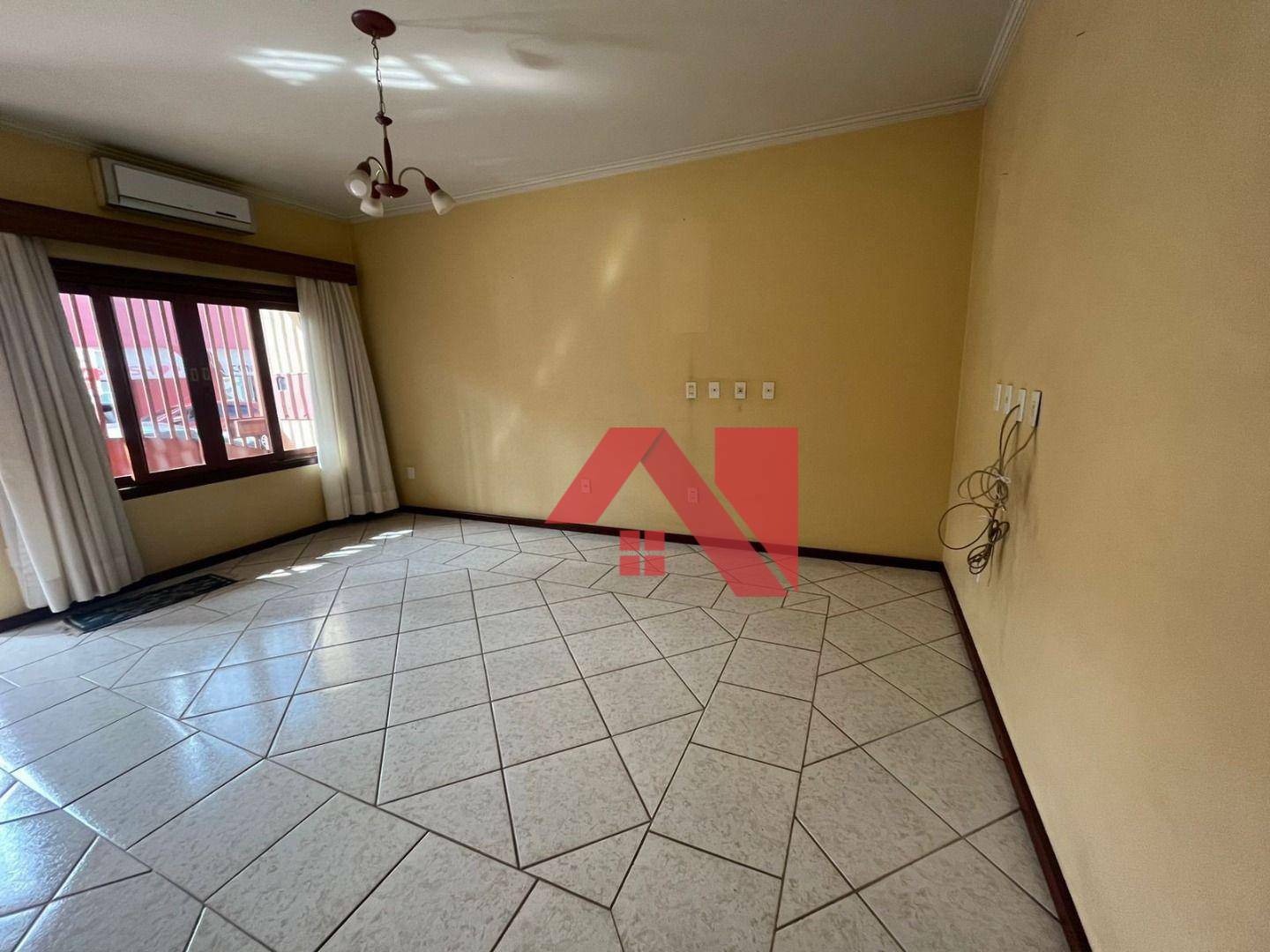 Sobrado à venda e aluguel com 4 quartos, 250m² - Foto 2