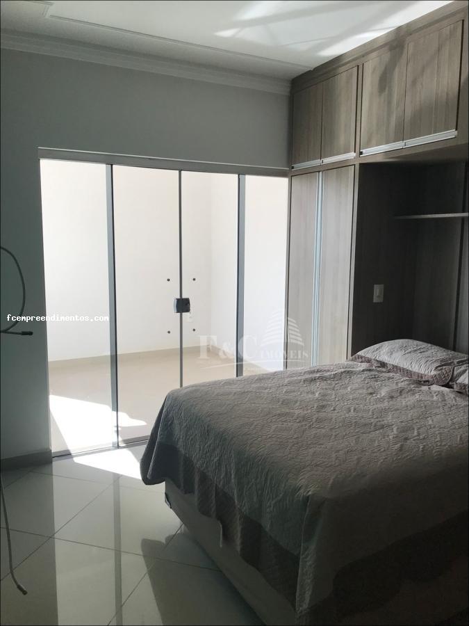 Casa à venda com 3 quartos, 200m² - Foto 32