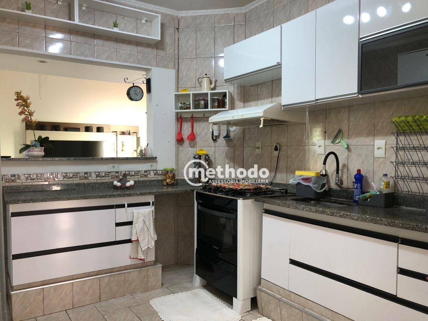 Casa à venda com 4 quartos, 250m² - Foto 37