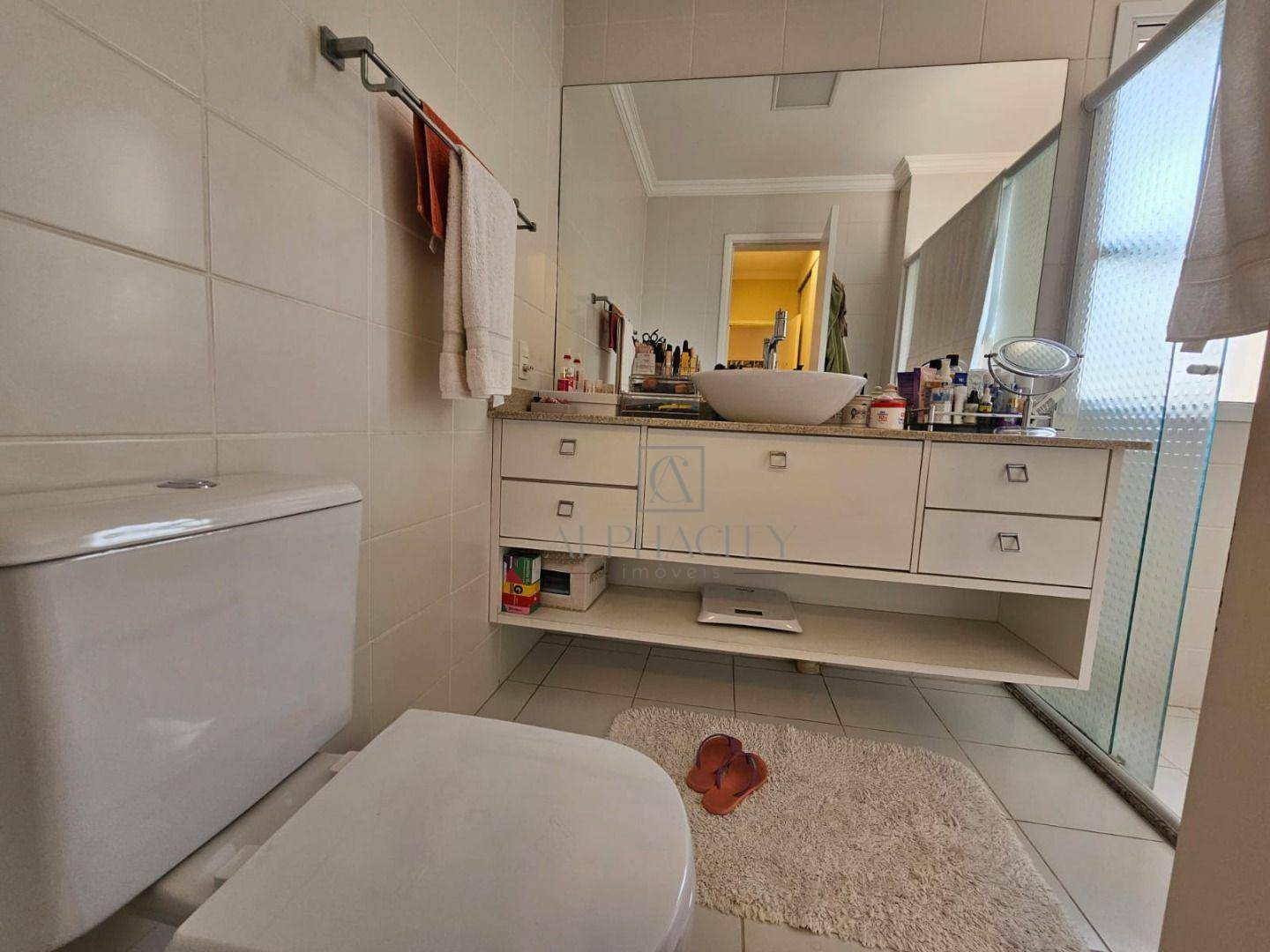 Apartamento à venda com 3 quartos, 158m² - Foto 2