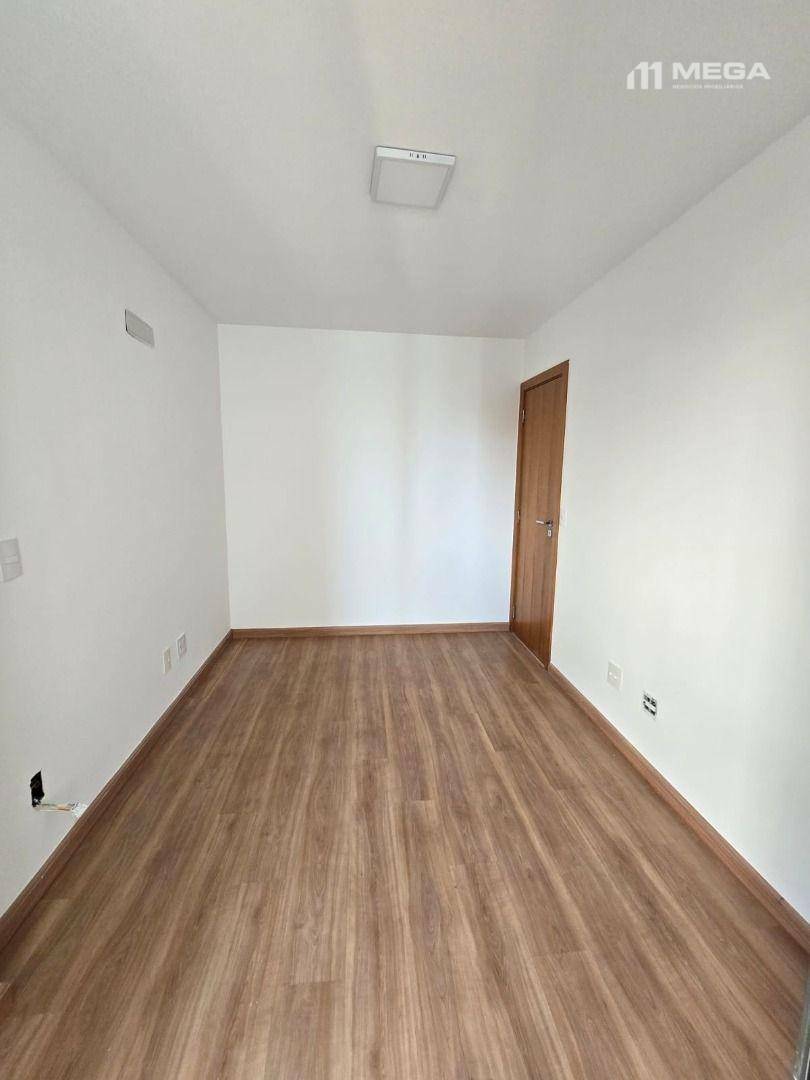 Apartamento à venda com 3 quartos, 101m² - Foto 8