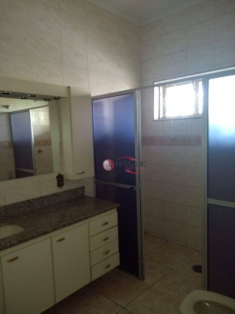 Casa para alugar com 5 quartos, 150m² - Foto 15