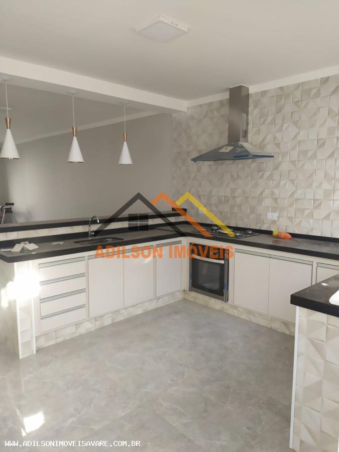 Casa à venda com 2 quartos, 250m² - Foto 3