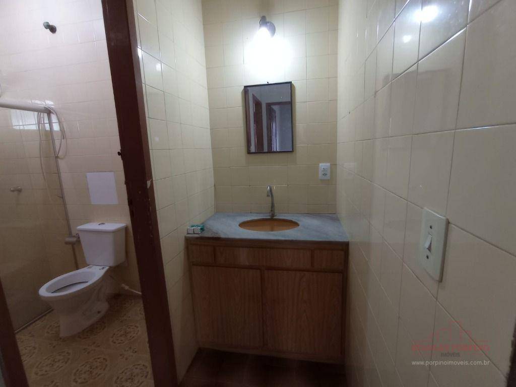 Casa para alugar com 3 quartos, 200m² - Foto 18