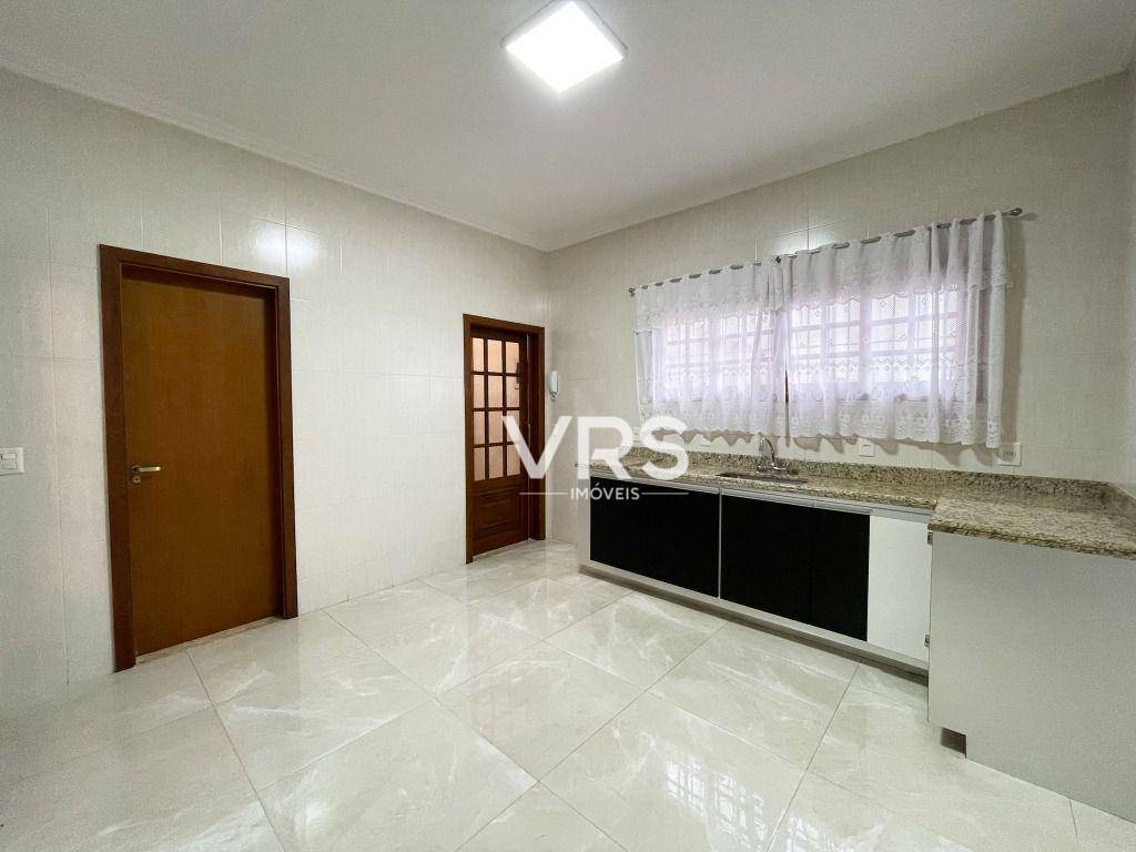 Casa à venda com 4 quartos, 195m² - Foto 13