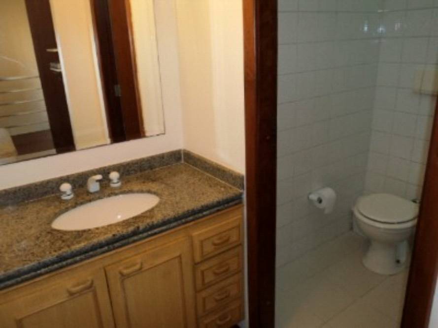 Apartamento para alugar com 2 quartos, 76m² - Foto 11