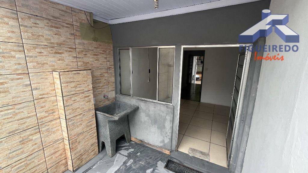 Casa à venda com 2 quartos, 60m² - Foto 15