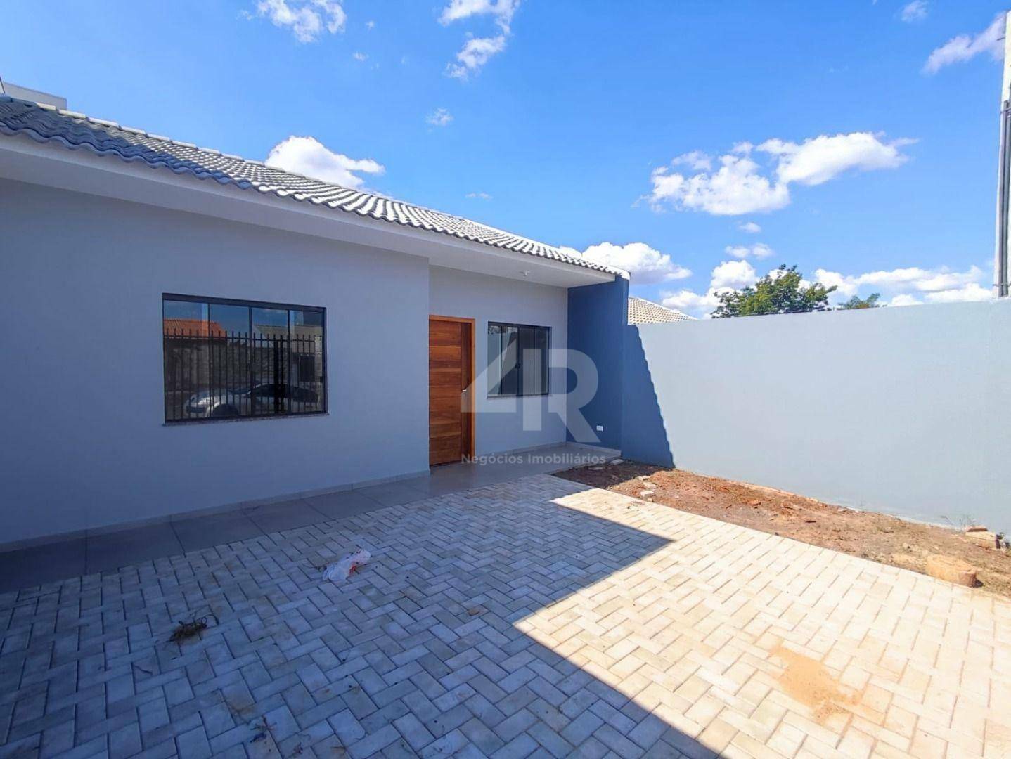 Casa à venda com 2 quartos, 54m² - Foto 1